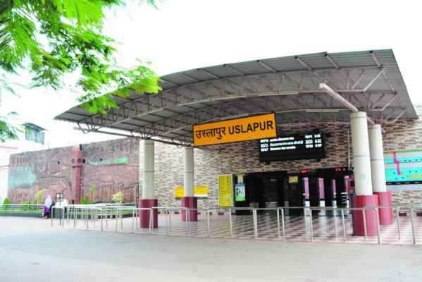 ‘अमरकंटक’ में बैग काटकर 5 लाख के गहने पार, लगेज उतारने में मदद करने वालों पर संदेह