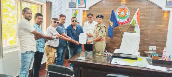 बिना हेलमेट रिपोर्टिंग जिले में कर पाएंगे पत्रकार