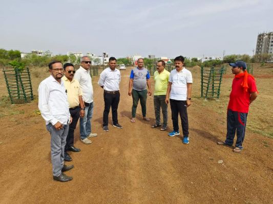 पत्रकार कालोनी पहुंचे आयुक्त, मूलभूत सुविधाओं का होगा विस्तार