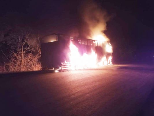 रेत से भरे ट्रक की चपेट में युवक की मौत