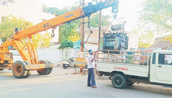 कारगिल चौक का ट्रांसफार्मर चंडी मंदिर के पास शिफ्ट, लोगों को मिली राहत