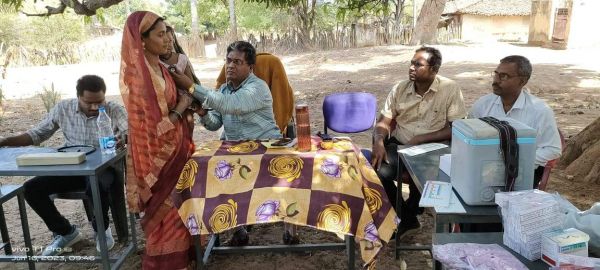 पहुंचविहीन ग्राम मातेंगा  में  स्वास्थ्य शिविर 