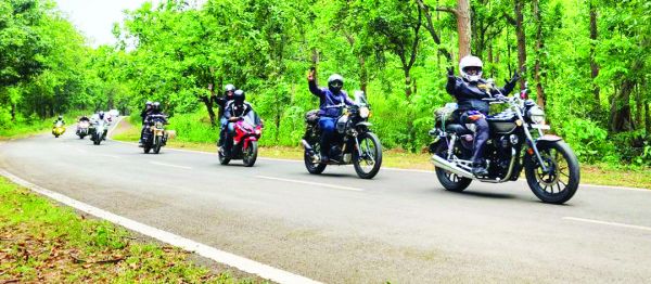 देखो बस्तर सीजन 2 के आयोजन में 75 राइडर्स लिए भाग