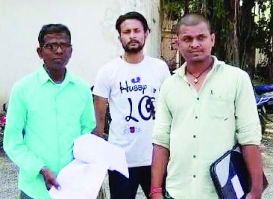 जनपद उपाध्यक्ष पर अवैध कब्जा का आरोप, थाने पहुंचा पीडि़त
