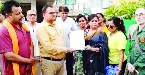 आदिपुरूष पर बैन लगाने की मांग