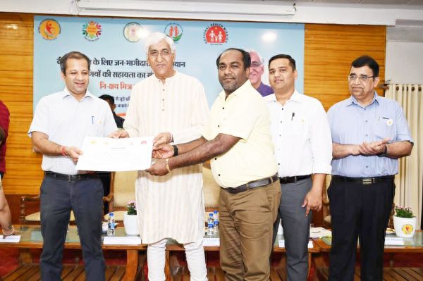 मरीजों को लिया गोद, ताकि टीबी से मिले मुक्ति