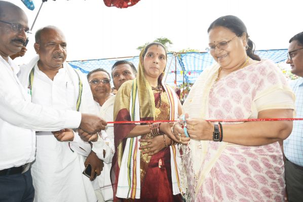 मंत्री अनिला ने स्कूल का किया लोकार्पण
