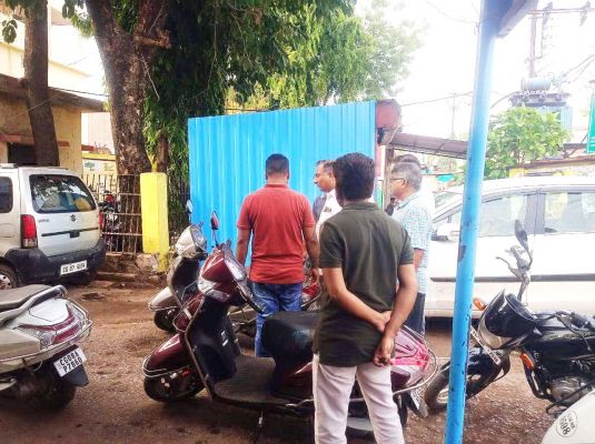 अतिक्रमणकारियों को नोटिस