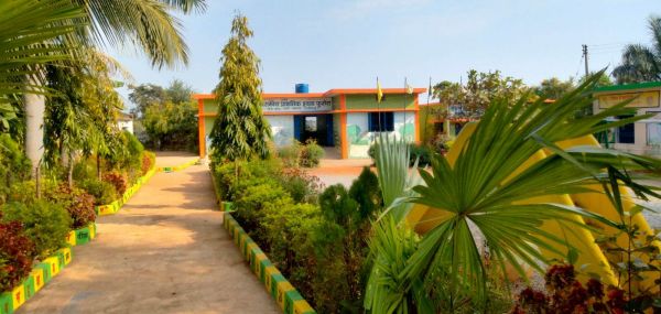 संवरते स्कूल: नए कलेवर में आ रहे नजर