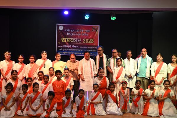 शिविर में बच्चों ने कला की बारीकियां सीखी  रेणुका, योगेन्द्र, विवेक व गणेश सम्मानित