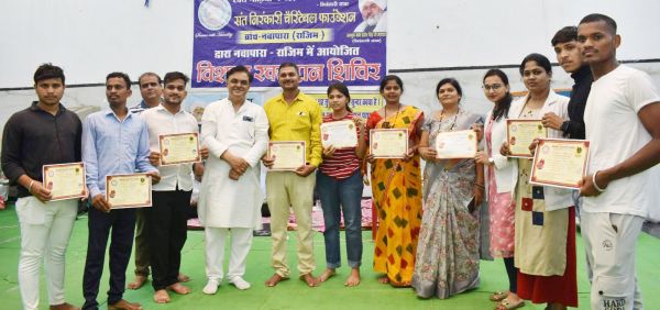 मानव एकता दिवस पर निरंकारी  भक्तों ने किया  रक्तदान