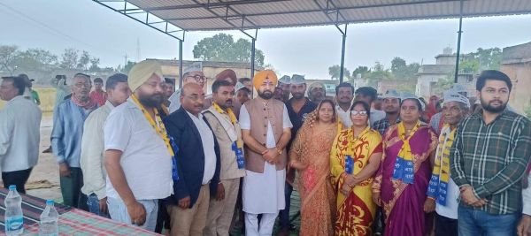 आप का नवापारा में जनसंवाद, पंजाब के विधायक हरदीप ने बताईं उपलब्धियां