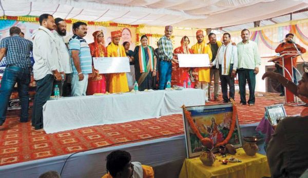  52 जोड़े परिणय सूत्र में बंधे 