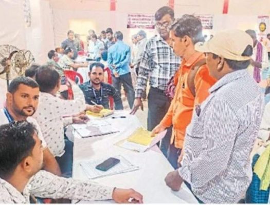 दिव्यांग जांच शिविर स्थल में कुछ घंटे पहले  किया परिवर्तन, भटकते रहे हितग्राही