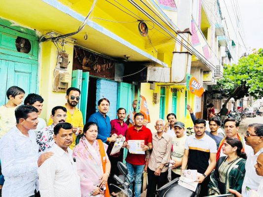पूर्व सांसद ने किया घर-घर जनसंपर्क अभियान का शुभारंभ