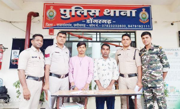 सट्टा-पट्टी लिखते दो आरोपियों पर कार्रवाई
