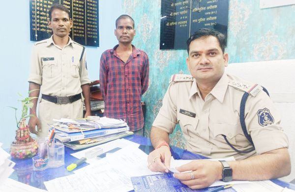 डंडे की चोट से हुई थी वृद्ध की मौत, बेटा गिरफ्तार