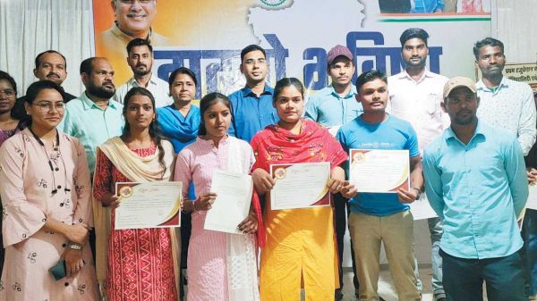 कामयाब वहीं जिसने किताबों से ज्यादा जीवन से सीखा-कलेक्टर