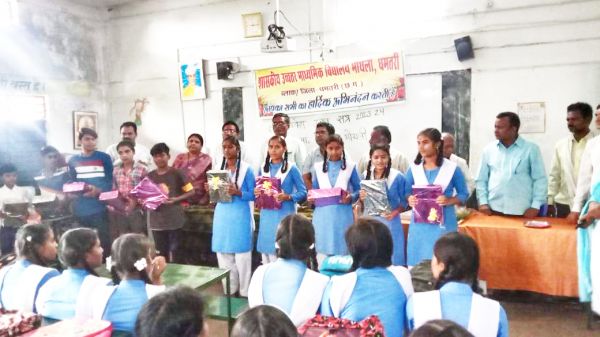 भोथली में शाला प्रवेशोत्सव,  छात्राओं को मिली साइकिल