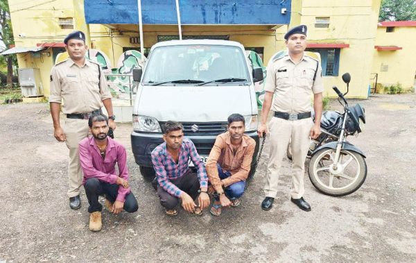 किडनैप कर मारपीट, 3 आरोपी पकड़ाए
