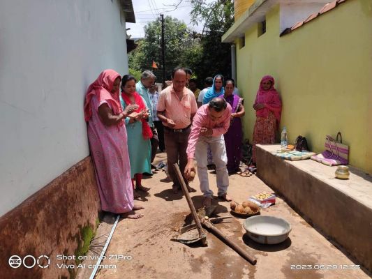 सीसी सडक़ निर्माण  का भूमिपूजन