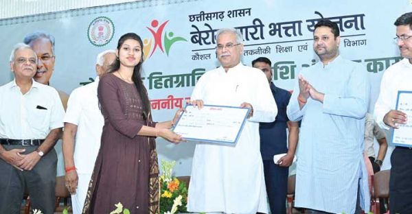 बेरोजगारों को दिया भत्ता, पीएम आवास के लिए केन्द्र से चर्चा का दिलाया भरोसा