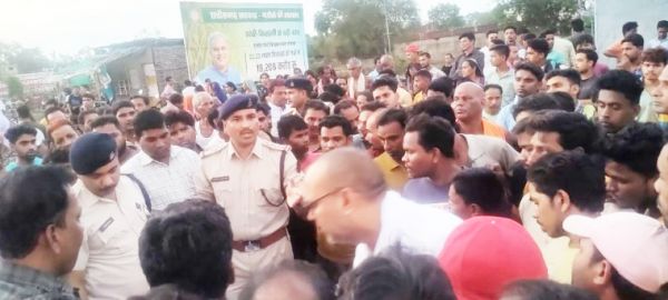 खरसिया एनएच पर डीजल टैंकर ने  बाइक सवार को कुचला, मौत