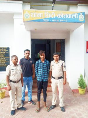 चोरी की 14 मोबाइल के साथ आरोपी गिरफ्तार 