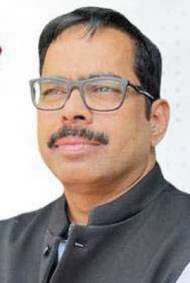 चतुर्वेदी सात दिन की रिमांड पर, रूद्राक्ष की माला जप सकते हैं पहन नहीं, कोर्ट ने दी अनुमति