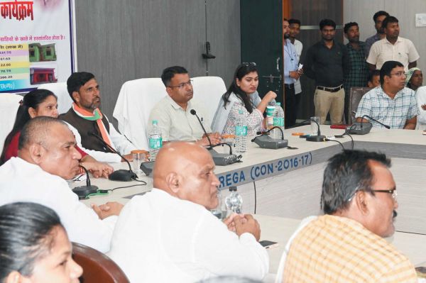 सीएम ने पीएम आवास योजना के 2363 हितग्रहियों को किया 7.51 करोड़ ऑनलाईन जारी