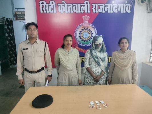 चकमा देकर 28 हजार की जेवर उड़ाने वाली महिला पकड़ाई