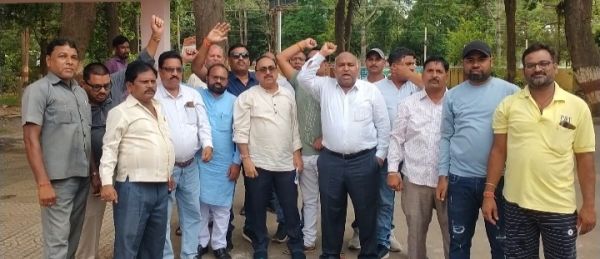 संविदा कर्मचारी बेमुद्दत हड़ताल पर, 7 को कर्मचारी अधिकारी संयुक्त मोर्चा करेंगे काम बंद