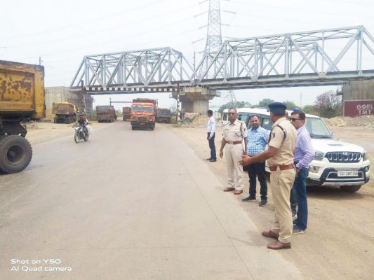 सडक़ सुरक्षा समिति के सदस्यों ने की  एनएच-49 व खरसिया-धरमजयगढ़ 