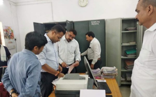 तहसील कार्यालय की हालत देख भडक़े कलेक्टर