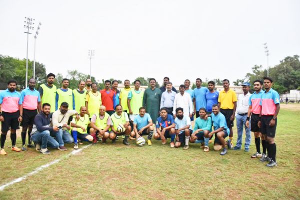 विधायक जैन ने किया फुटबॉल प्रतियोगिता का उद्घाटन