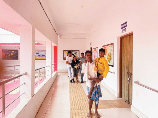 कलेक्टर की पहल पर बकावंड के दो दिव्यांग भाईयों को मिला अस्थि बाधितार्थ बाल गृह में दाखिला