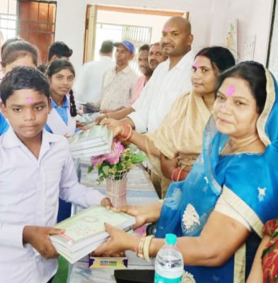 जपं अध्यक्ष ने कोलियारी व उपाध्यक्ष ने भैसमुण्डी में कराया शाला प्रवेशोत्सव