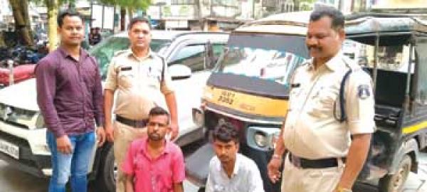 आटो में यात्री के 17 हजार पार, दुर्ग के 2  गिरफ्तार