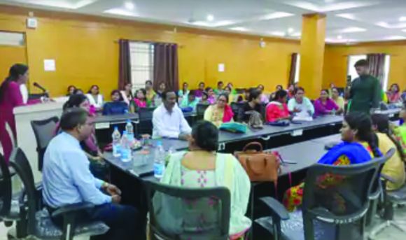 यौन उत्पीडऩ को रोकने के लिए महिलाओं को किया जागरूक