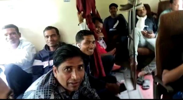 जिले के सर्व विभागीय संविदा कर्मचारी  संघ धरना के लिए रायपुर रवाना