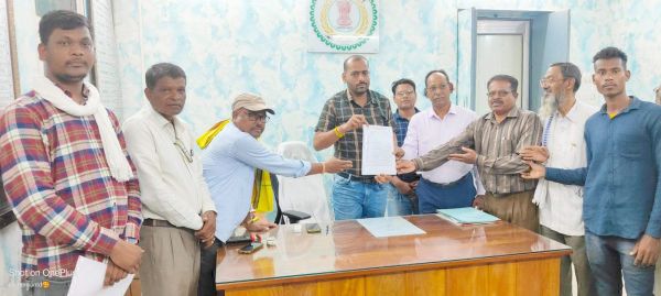 यूनिफार्म सिविल कोड का विरोध, आदिवासी समाज ने सौंपा ज्ञापन