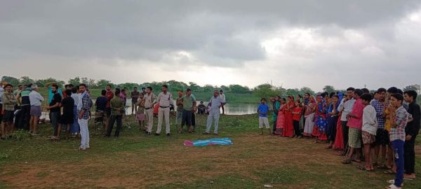 फैक्ट्री मजदूरों के दो बच्चों की डूबने से मौत