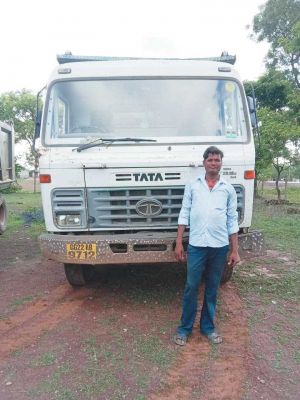 चूना पत्थर का अवैध परिवहन, 10 हाइवा सहित 12 गाडिय़ां जब्त