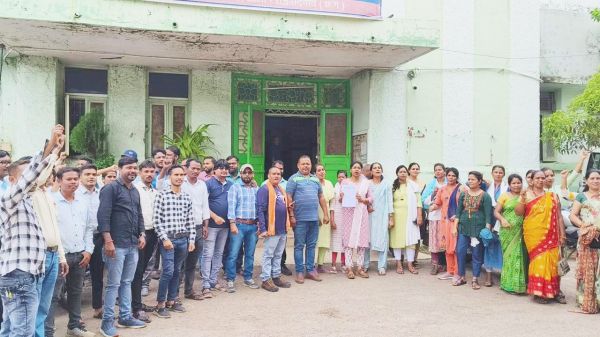 जिले के 5 हजार संविदाकर्मी देंगे सामूहिक इस्तीफा