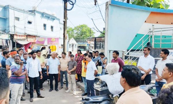 मुनि की हत्या के विरोध में सर्व हिन्दू समाज ने पुतला फूंका