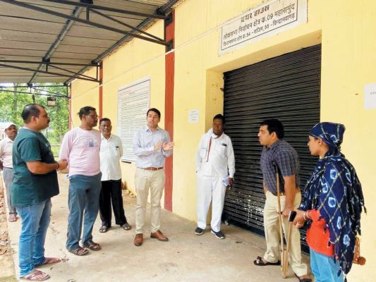 जिला निर्वाचन अधिकारी ने ईवीएम वेयरहाउस का किया निरीक्षण