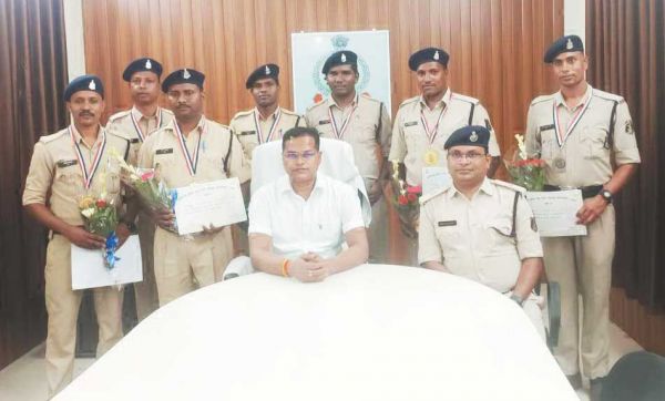 राज्य स्तरीय पुलिस खेलकूद में रायगढ़ को मिला स्वर्ण व रजत