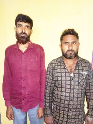 लाखों के हीरे संग 2 गिरफ्तार