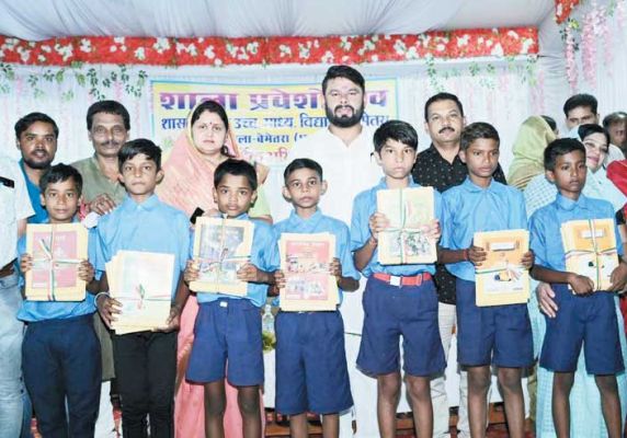 बच्चे देश के भविष्य-विधायक