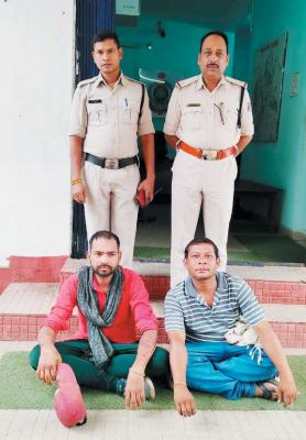 घर घुसकर महिला से मारपीट, 2 गिरफ्तार